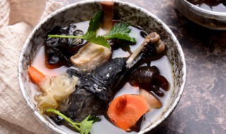 鸡炖什么好（鸡炖什么好吃又有营养）