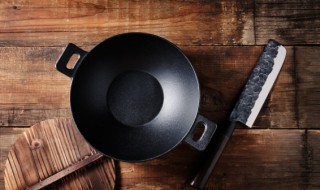 开锅失败变黑了还能用吗（铁锅锅里烧焦的黑垢怎么去除）