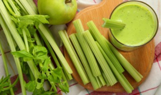 芹菜素馅饺子怎么调馅（芹菜素馅饺子怎么调馅才好吃）