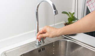 冬天自来水管怎样防冻(冬天自来水管怎么防冻)