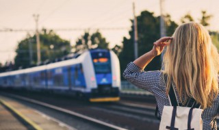 杭州东站和南站哪个离西湖近(西湖最近高铁站叫什么)