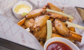 奥尔良烤翅怎么腌（奥尔良烤翅怎么腌制多久）