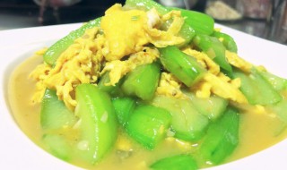 炒丝瓜怎么炒好吃（丝瓜怎么炒又绿又好吃）