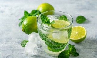 柠檬汁可以直接喝吗(纯柠檬汁能每天喝吗)