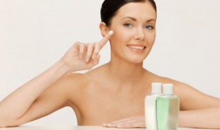 水乳各100ml可以带上飞机吗 水乳各100ml可以托运吗