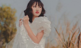 婚纱照挂在卧室哪里比较好（婚纱照挂在卧室正确图）