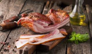 腊肉发霉洗干净还能继续吃吗?（腊肉发霉洗干净还能继续吃吗图片）