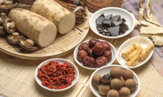 桂圆红枣枸杞桑葚茶的功效 桂圆红枣枸杞桑葚茶的功效与禁忌