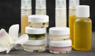 化妆品可以带上飞机吗?(化妆品飞机可以托运吗)