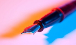 初次用墨囊钢笔不出水是什么原因（初次用墨囊钢笔出水但是写字不出水）