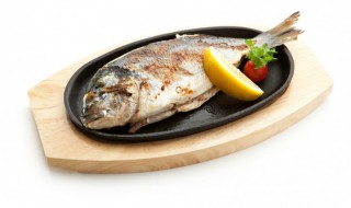 鲳鱼怎么处理干净 鲳鱼怎么处理干净视频