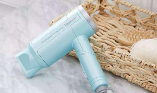 吹风机进水了怎么办（吹风机掉水里了怎么快速解决）