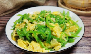 青椒剁碎炒鸡蛋是什么菜 青椒剁碎炒鸡蛋是什么菜系