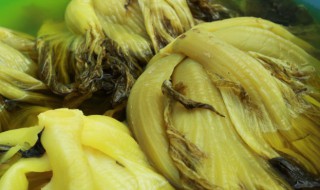 腌制酸菜（腌制酸菜的正确方法视频）