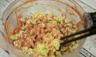 包子馅与饺子馅的区别与做法（包子馅与饺子馅的区别与做法图片）