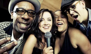 我的梦里全是你广场舞版歌词 我的梦里全是你歌词是什么意思