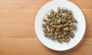 石斛麦冬泡水喝的功效(石斛麦冬泡水喝的功效和作用及禁忌)