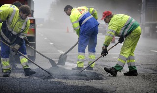 赞美农村修路顺口溜（赞美农村修路的诗句）