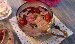 枸杞玫瑰花茶的功效与作用（桂圆红枣枸杞玫瑰花茶的功效与作用）