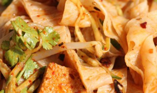 手工擀面皮的做法 手工擀面皮的做法视频