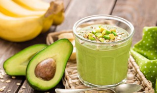 牛油果泥变褐色能吃吗(牛油果泥变黑)