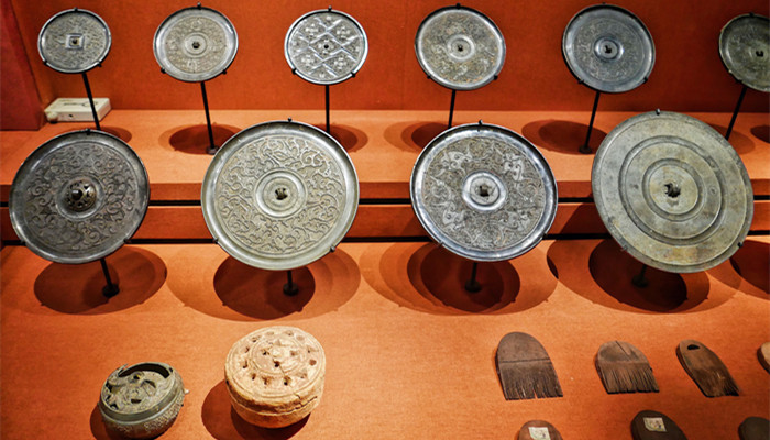 合于桑林之舞乃中经首之会翻译 合于桑林之舞乃中经首之会的翻译