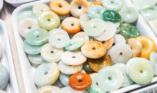 翡翠挂绳编织方法 翡翠平安扣挂绳系法