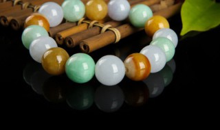 翡翠孔雀的寓意 翡翠孔雀的寓意是什么呢