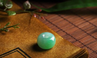 黄龙玉和翡翠的区别 黄龙玉和翡翠有什么区别