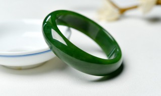 翡翠镯子鉴别 翡翠手镯如何鉴定