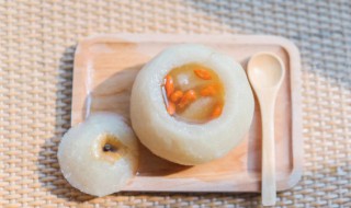 梨银耳红枣冰糖的功效 梨银耳红枣冰糖的功效有哪些