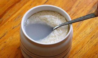 女人喝糯米酒的好处 女人喝糯米酒的好处有哪些