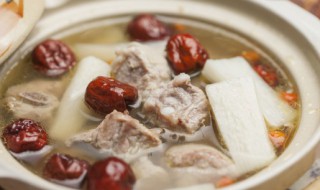 红萝卜排骨汤还可以加什么食材 萝卜排骨汤可以用红萝卜吗