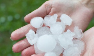 起泡酒可以加冰块吗 冰酒和起泡酒