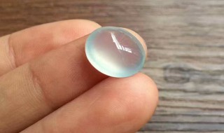 翡翠白冰种好吗（冰种翡翠白色贵还是绿色贵）