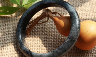 乌鸡翡翠功效与作用（乌鸡翡翠功效与作用是什么）