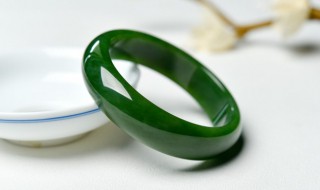 翡翠的主要成分是什么（翡翠的主要成分是什么?）