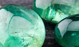 苍蝇翅翡翠的种水 翡翠原石什么叫苍蝇翅