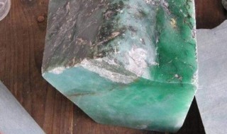 冰种翡翠是玉吗（冰种玉属于翡翠吗）