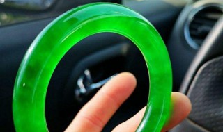 翡翠手镯冰种绿（冰种浅绿玉手镯）