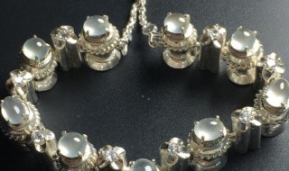 冰种翡翠项链(冰种翡翠项链图片欣赏)