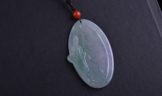 翡翠的翡是什么颜色（翡翠的翡指的是什么颜色）