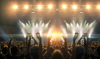 如果以后在你身边的不是我是什么歌（虽然你不在我身边是什么歌）