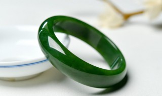 翡翠镯子怎么挑 翡翠手镯怎么挑