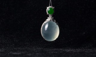 什么样的翡翠吊坠好（翡翠做什么吊坠好看）
