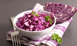 紫色包菜怎么炒着好吃（紫包菜如何炒）