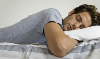 晚上做梦梦到被蛇咬是什么意思(晚上梦到被蛇咬是什么预兆)