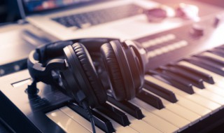 你的微笑让我如此的着迷是什么歌（歌词你的微笑让我如此着迷是什么歌）