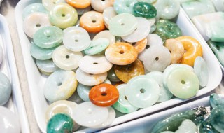 冰种翡翠吊坠一般价格 冰种翡翠吊坠的价格