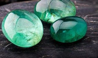 翡翠作用及功效与作用（翡翠功效与作用是什么）